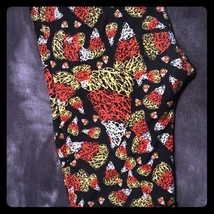 LuLaRoe OS Halloween Leggings- candy corn